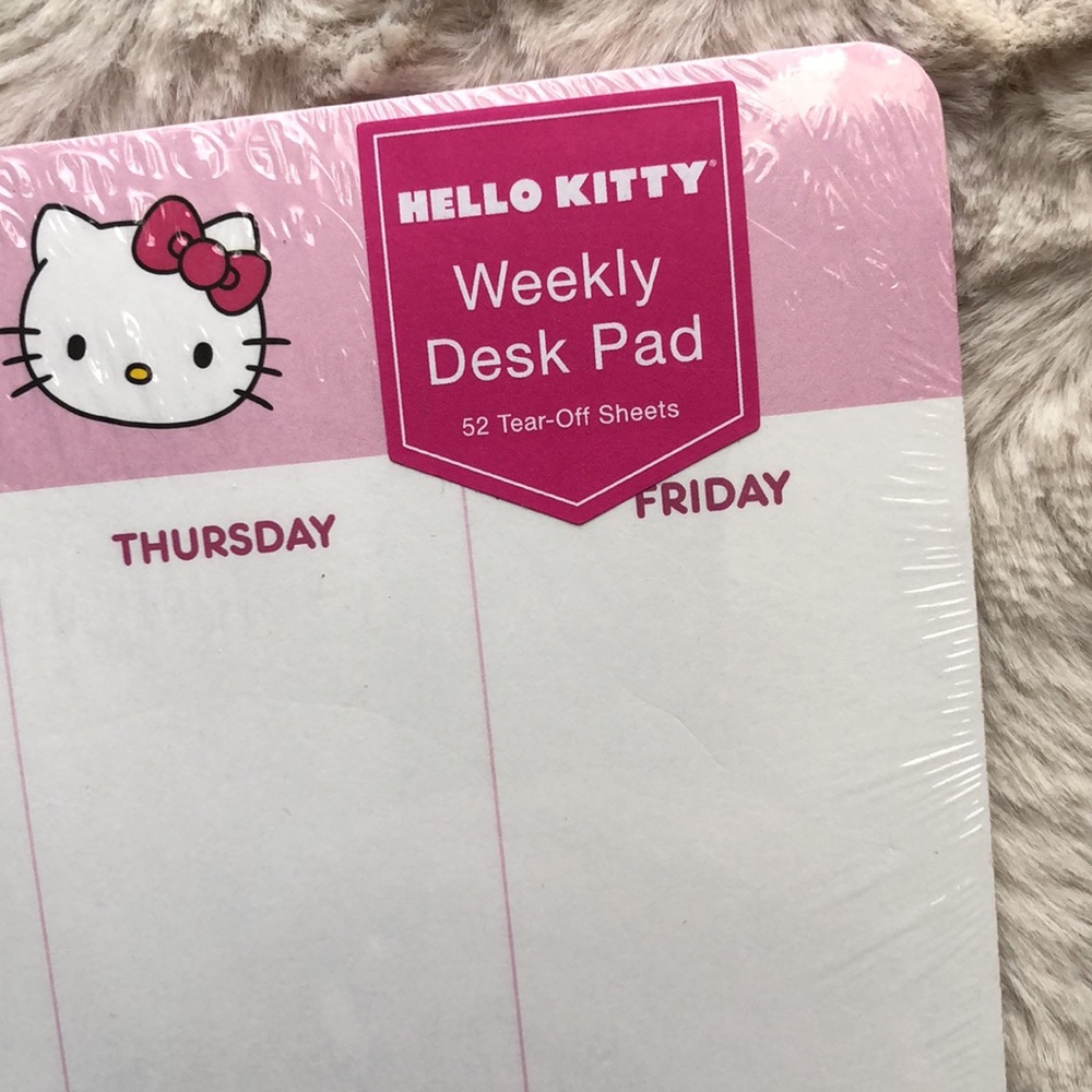 Hello Kitty Weekly Desk Pad - Picture 2 of 5